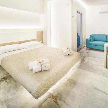 Oasi Del Golfo Suites B&B 卡斯泰拉马莱 外观 照片
