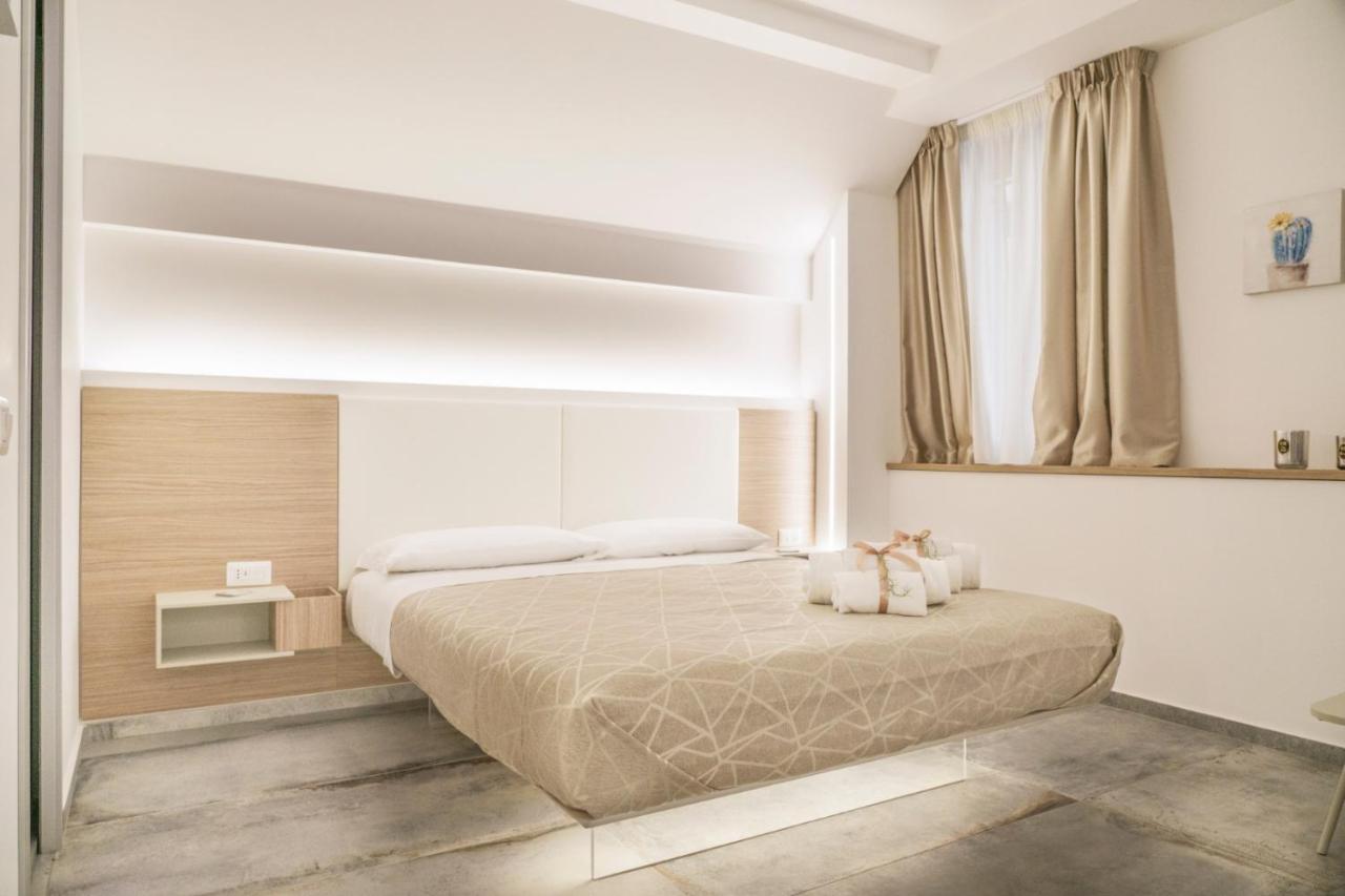 Oasi Del Golfo Suites B&B 卡斯泰拉马莱 外观 照片