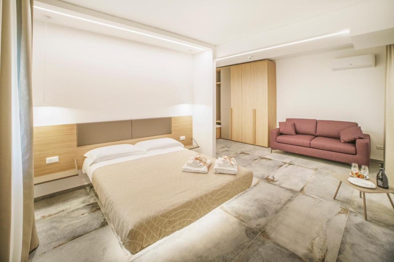Oasi Del Golfo Suites B&B 卡斯泰拉马莱 外观 照片
