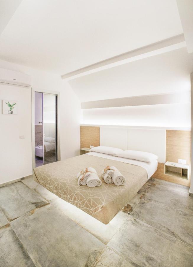 Oasi Del Golfo Suites B&B 卡斯泰拉马莱 外观 照片