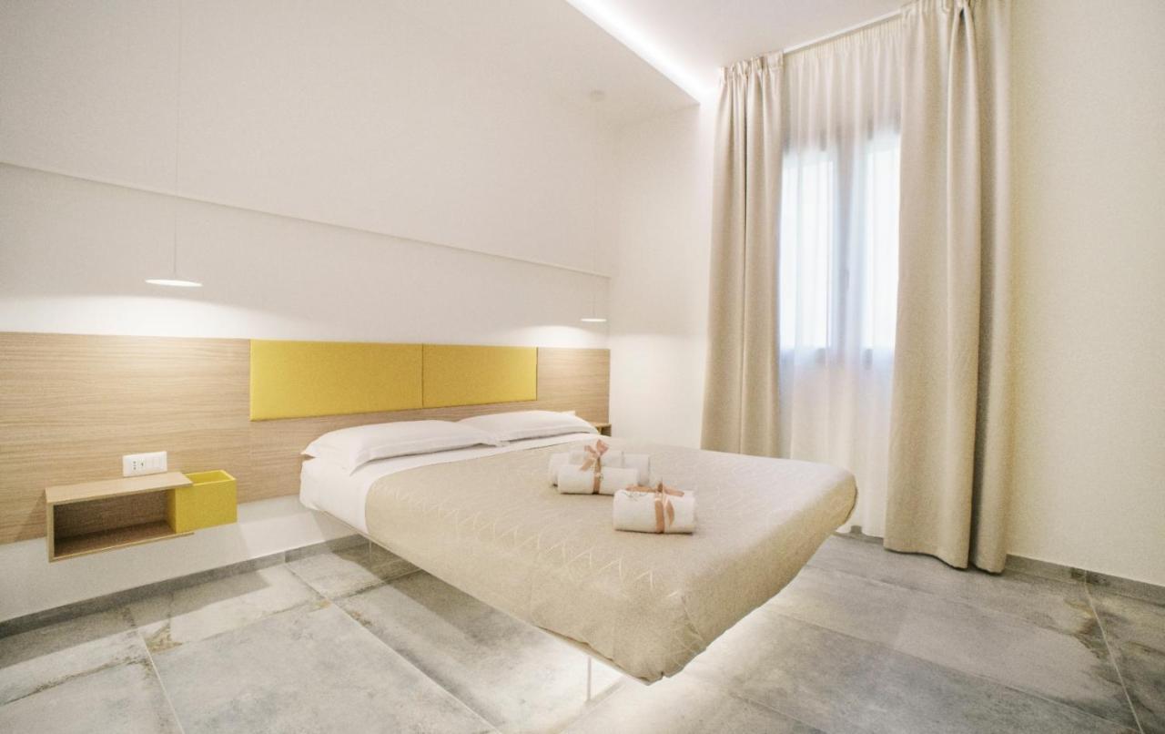 Oasi Del Golfo Suites B&B 卡斯泰拉马莱 外观 照片