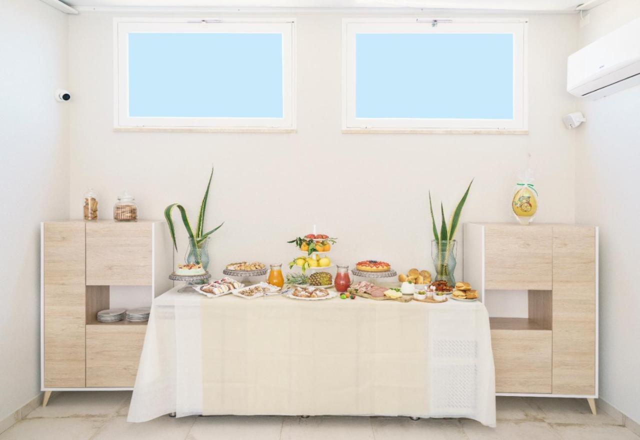 Oasi Del Golfo Suites B&B 卡斯泰拉马莱 外观 照片