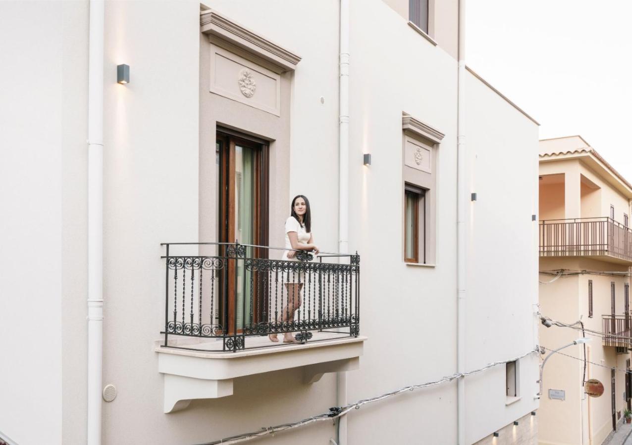 Oasi Del Golfo Suites B&B 卡斯泰拉马莱 外观 照片